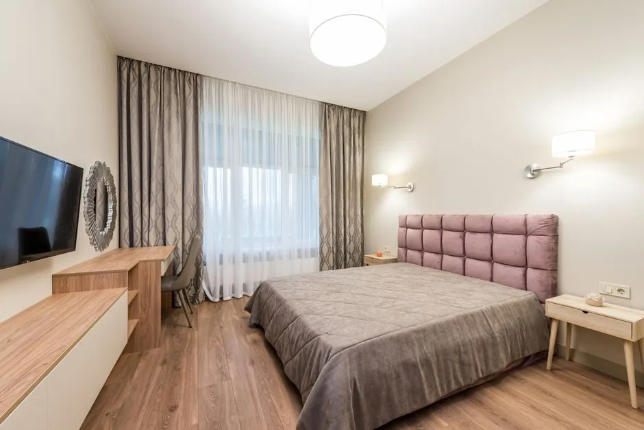 Phòng ngủ bình yên với tường sơn ombre và nội thất rattan tự nhiên nhẹ nhàng Phòng ngủ bình yên với tường sơn ombre và nội thất rattan tự nhiên nhẹ nhàng