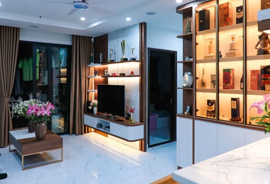 Phòng ngủ master tối giản với giường ngủ đẳng cấp và tường accent tinh tế Phòng ngủ master tối giản với giường ngủ đẳng cấp và tường accent tinh tế