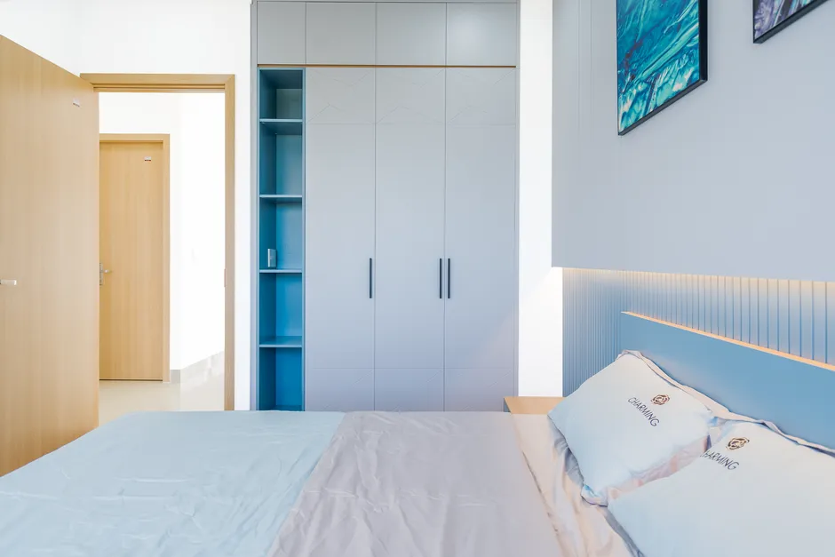 Giường treo hiện đại với khung sắt sơn tĩnh điện đẳng cấp cho phòng ngủ chung cư ấn tượng