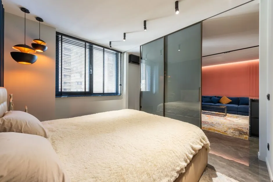 Giường ngủ hiện đại trang bị tấm nệm memory foam, thiết kế tối giản phù hợp không gian chung cư hẹp Giường ngủ hiện đại trang bị tấm nệm memory foam, thiết kế tối giản phù hợp không gian chung cư hẹp