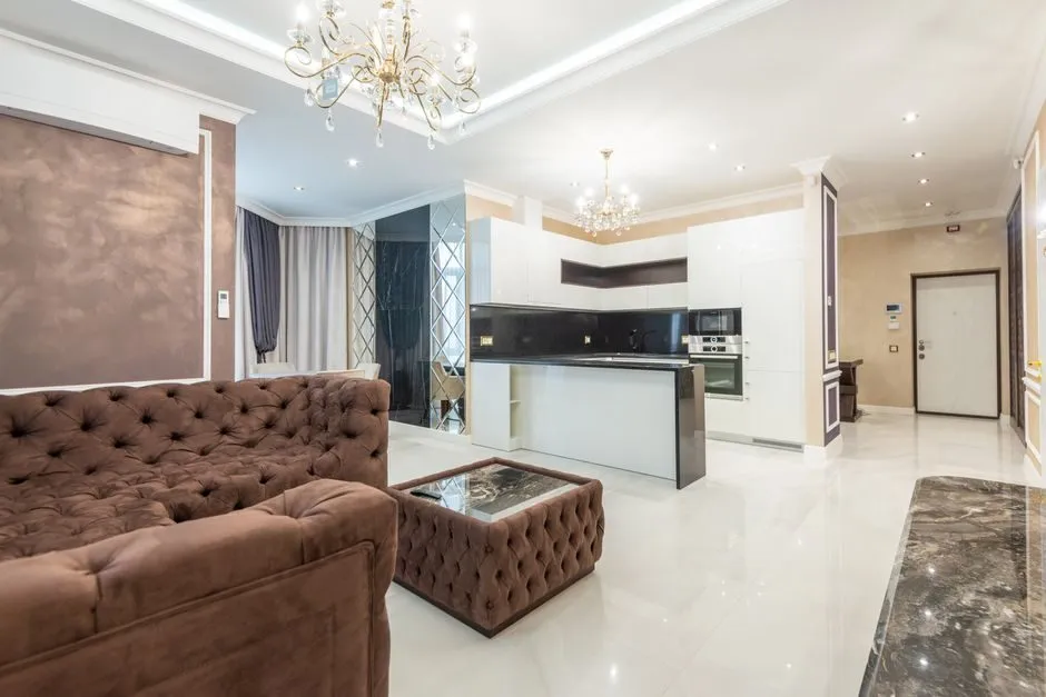 Bộ sofa chung cư kiểu tân cổ điển với đường nét tinh tế và đệm vải cao cấp mềm mại Bộ sofa chung cư kiểu tân cổ điển với đường nét tinh tế và đệm vải cao cấp mềm mại