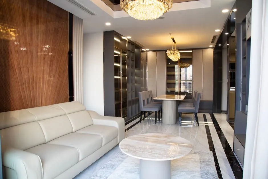 Mẫu sofa phòng khách tân cổ điển màu sáng phù hợp căn hộ nhỏ vừa vặn tiện nghi Mẫu sofa phòng khách tân cổ điển màu sáng phù hợp căn hộ nhỏ vừa vặn tiện nghi