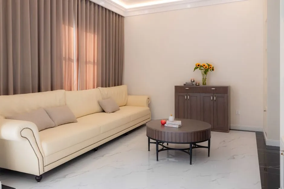 Bộ ghế sofa chung cư tân cổ điển kết hợp bàn trà gỗ tạo góc ngồi lịch lãm đẳng cấp Bộ ghế sofa chung cư tân cổ điển kết hợp bàn trà gỗ tạo góc ngồi lịch lãm đẳng cấp