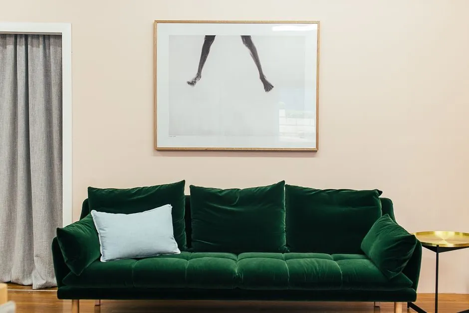 Sofa hiện đại màu xám với thiết kế tối giản phù hợp không gian chung cư nhỏ gọn Sofa hiện đại màu xám với thiết kế tối giản phù hợp không gian chung cư nhỏ gọn