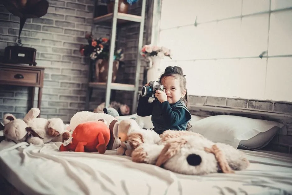 Kệ sách treo tường trang trí phòng trẻ em với họa tiết dễ thương Kệ sách treo tường trang trí phòng trẻ em với họa tiết dễ thương
