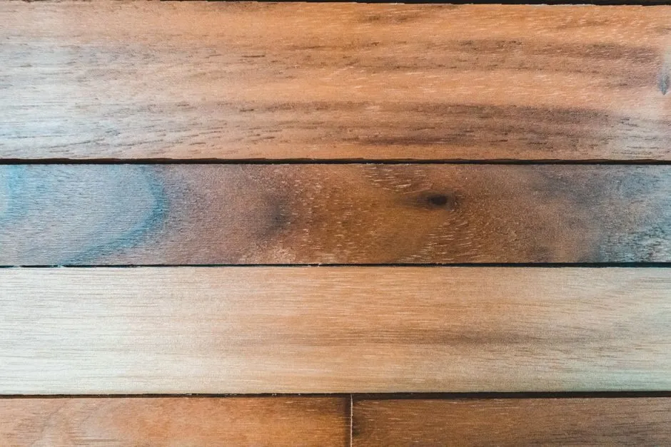 Tủ quần áo gỗ óc chó với cánh kính lùa tiện nghi hiện đại