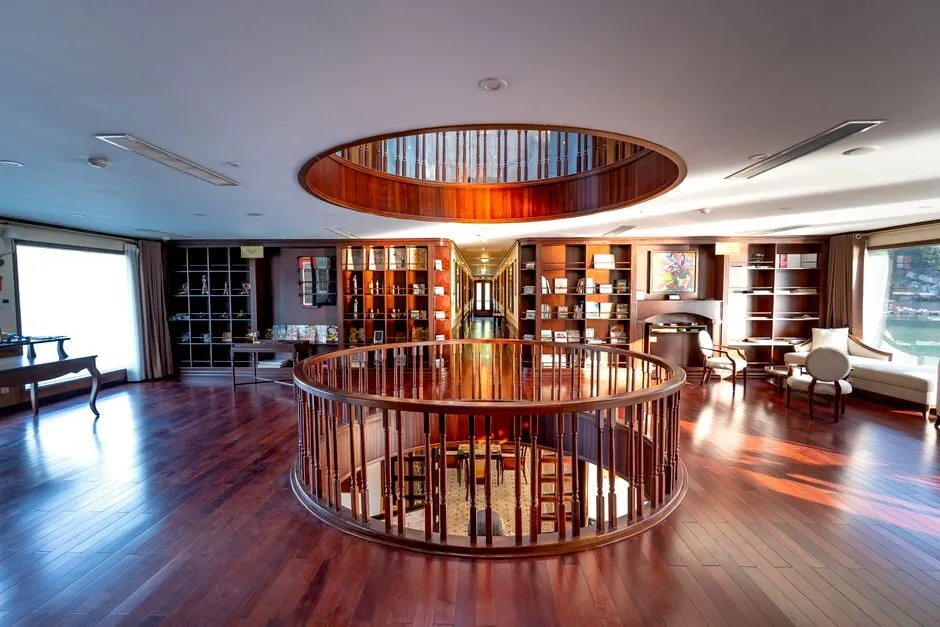 Sảnh lối vào căn hộ luxury với hệ thống chiếu sáng âm tường Sảnh lối vào căn hộ luxury với hệ thống chiếu sáng âm tường