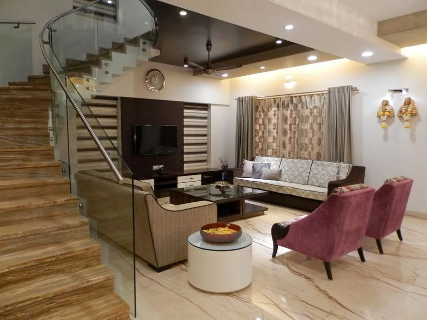Khu vực ăn uống duplex với bàn ghế gỗ tân cổ điển, đèn treo vintage tinh tế Khu vực ăn uống duplex với bàn ghế gỗ tân cổ điển, đèn treo vintage tinh tế
