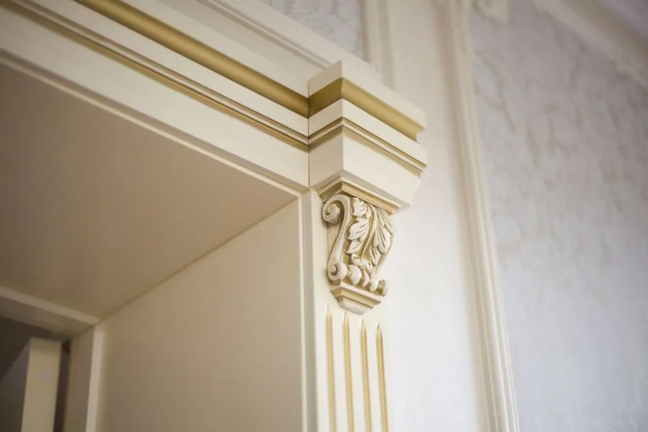 Gương trang trí khung gỗ mạ vàng phong cách Versailles nâng tầm thẩm mỹ nhà ở Gương trang trí khung gỗ mạ vàng phong cách Versailles nâng tầm thẩm mỹ nhà ở