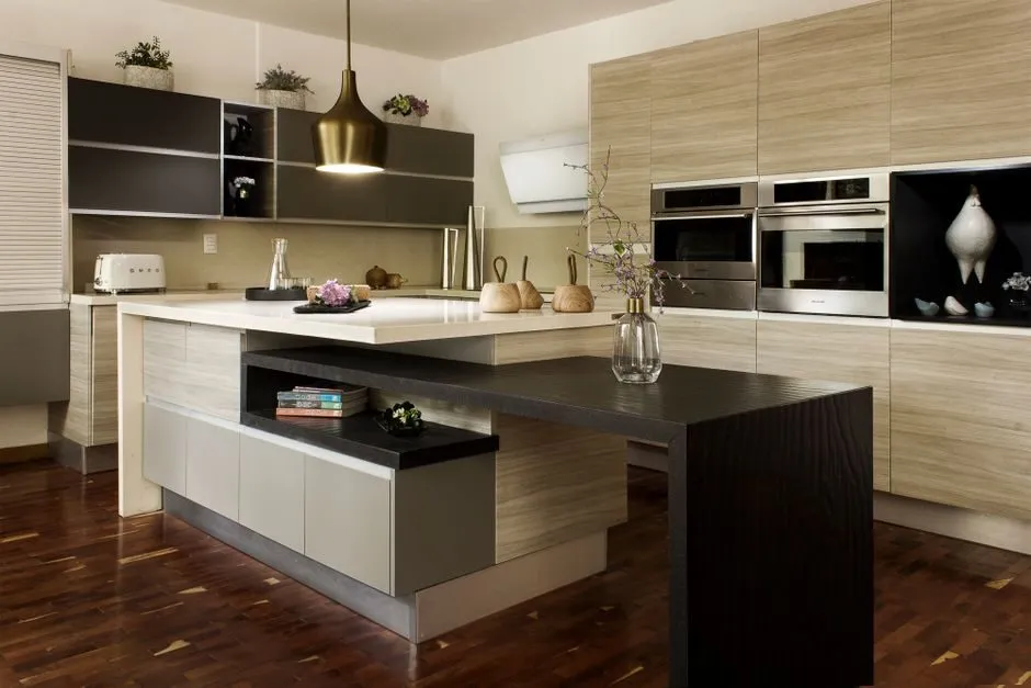 Tủ bếp gỗ tự nhiên với chi tiết tân cổ điển lịch lãm, chất lượng vượt trội Tủ bếp gỗ tự nhiên với chi tiết tân cổ điển lịch lãm, chất lượng vượt trội