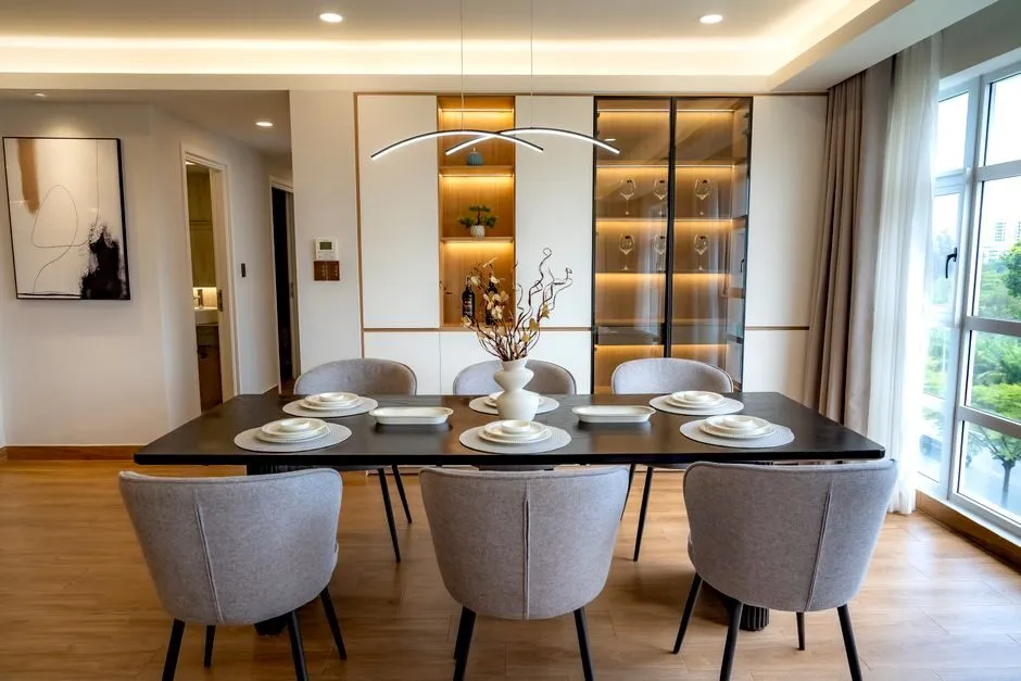 Bộ bàn ghế ăn gỗ trong không gian nội thất hiện đại