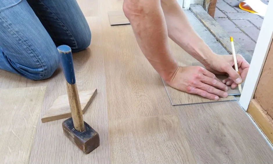 Thi công lắp đặt sàn gỗ công nghiệp trong nhà