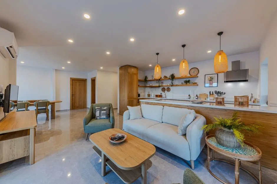 Nội thất gỗ tự nhiên ấm cúng trong căn hộ chung cư